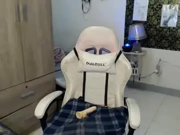 cheska_wantsyouxxx from chaturbate