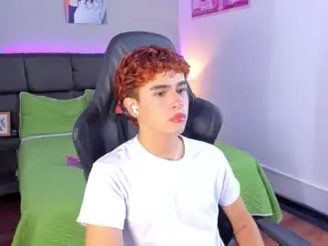 Chaturbate Live Sex Cam of aiiden_15