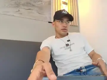 Chaturbate Nude Webcam of roger_flyn