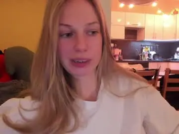 Chaturbate Live Sex Cam of magic_couple13