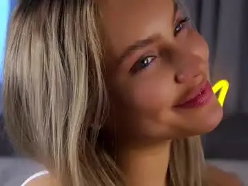 Chaturbate Best live sex cam show of lipswithsmileonthem