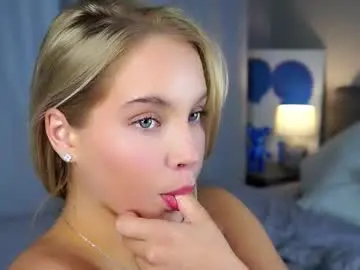 lipswithsmileonthem from chaturbate