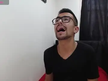 Chaturbate Adult Webcams of demian_val_4