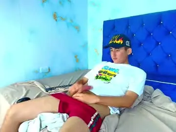 Chaturbate Live Sex of noahwhitee