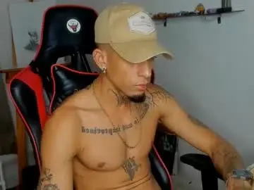 Chaturbate Nude Webcam of andres_white