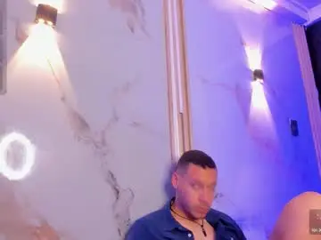 Chaturbate Nude Webcam of aron_and_molly