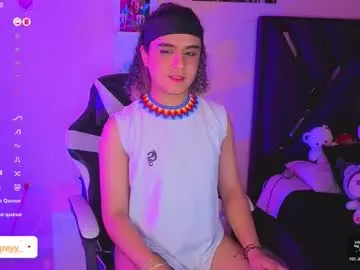 Chaturbate Live Sex Cam of derek_greyy_