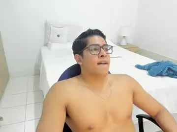 Chaturbate Live Sex Cam of stand_boy01