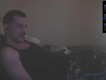 Chaturbate Live Sex Cam of bigcawwwk