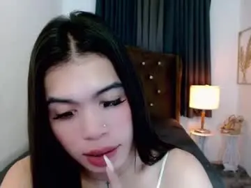 Chaturbate Live Sex Cam of hollyyumiloove