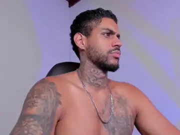 Chaturbate Live Sex of luigi1_