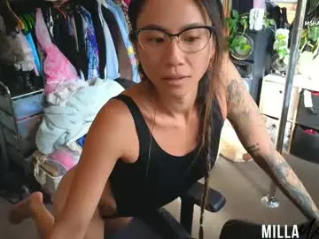 Chaturbate Live Sex Cam of millamischief