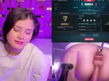 Chaturbate Nude Webcam of trianna__