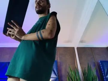 Chaturbate Free Porn Cam of hairy_diamond