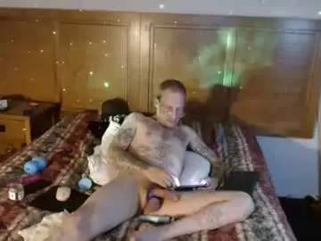 Chaturbate Live Sex Cam of calredding75