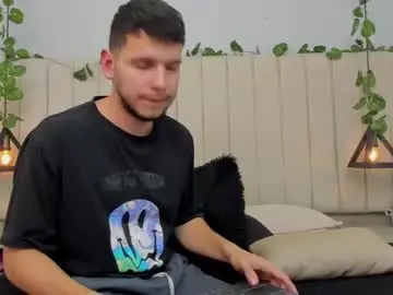 Chaturbate Nude Webcam of enzo_rivas