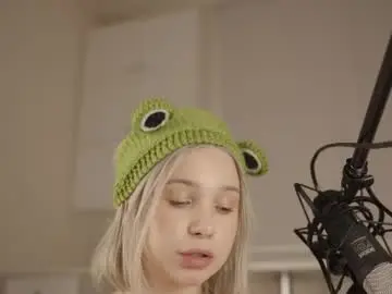 Chaturbate Free Live Porn of jennyplaudis_