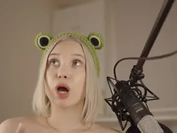 Chaturbate Best live sex cam show of jennyplaudis_