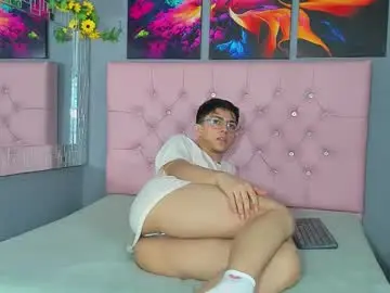 Chaturbate Best live sex cam show of elangiraldo