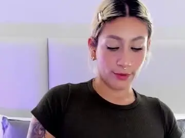 Chaturbate Free Porn Cam of emiily_roberts1