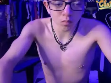 Chaturbate Live Porn of robertcicijr21