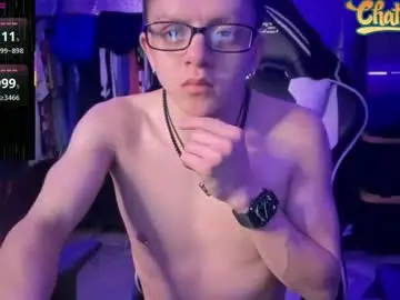 Chaturbate Best live sex cam show of robertcicijr21