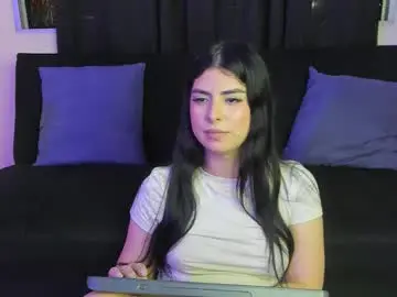 ari_peaches from chaturbate