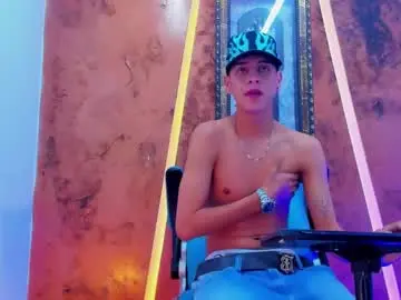 Chaturbate Live Porn of dominic_bigcock19_