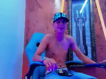 Chaturbate Free Porn Cam of dominic_bigcock19_