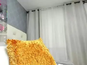 Chaturbate Live Sex Cam of luna_bella3