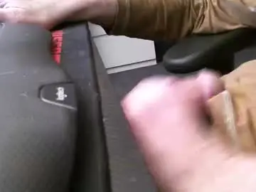 Chaturbate Live Sex Cam of wrangleat0r