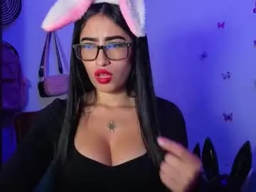 Chaturbate Live Sex Cam of nickyvixenn