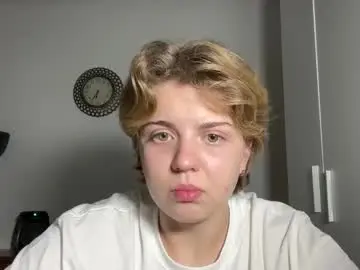 Chaturbate Adult Webcams of ari_crystal