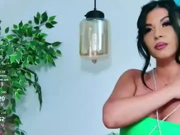 Chaturbate Live Sex Cam of emilycolle_