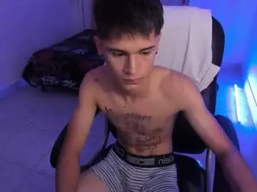 Chaturbate Free Porn Cam of aron_boyy