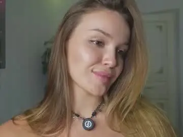 peachylina from chaturbate