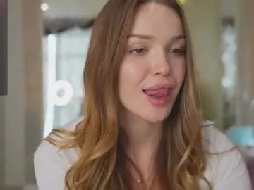 Chaturbate Live Sex Cam of peachylina