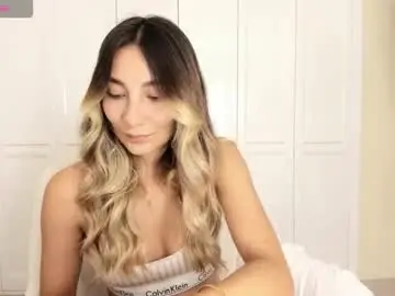 Chaturbate Watch Live Sex Cams of emyconneer