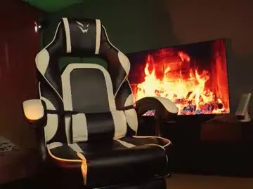 Chaturbate Live Sex Cam of golden_alex