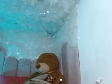 puca_eboony from chaturbate