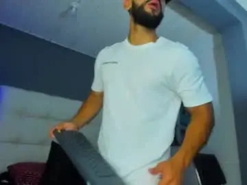 Chaturbate Best live sex cam show of yiyo10_