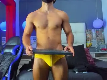 Chaturbate Best live sex cam show of yiyo10_