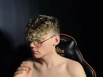 Chaturbate Best live sex cam show of kirill_20_cm