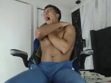 Chaturbate Live Sex Cam of aston_vera