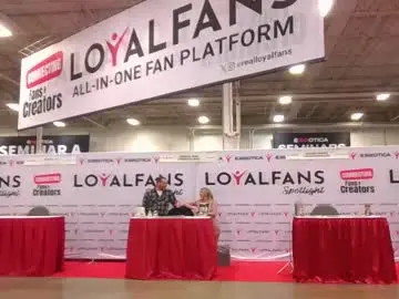 Chaturbate Watch Live Sex Cams of raylene4u2