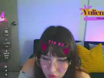 Chaturbate Sex Cam of yulienne
