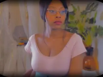 bellahproudly from chaturbate