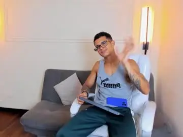 Chaturbate Free Porn Cam of paradise_boy_s