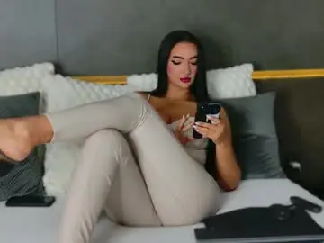 Chaturbate Best live sex cam show of lorawarnner