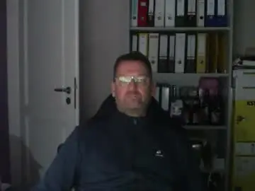 Chaturbate Live Sex Cam of macfly67